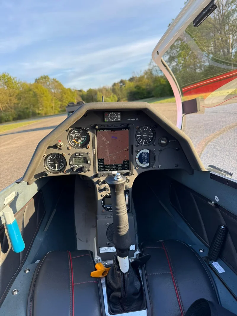 Schempp-Hirth Discus Cs - foto 4